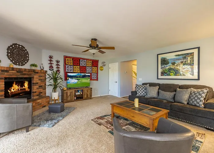Spectacular Country Club Vacation Retreat * Flagstaff