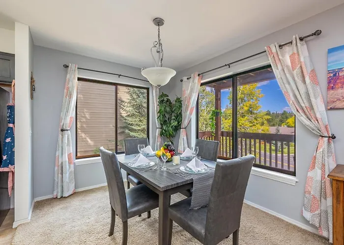 Spectacular Country Club Vacation Retreat Holiday home Flagstaff
